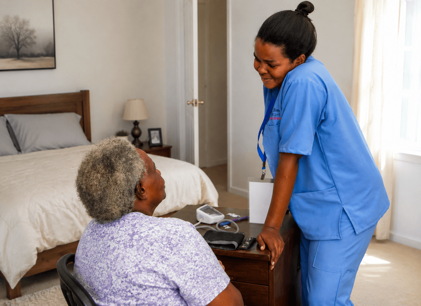 Lanterna nurse checking an elderly patient's blood pressure at home