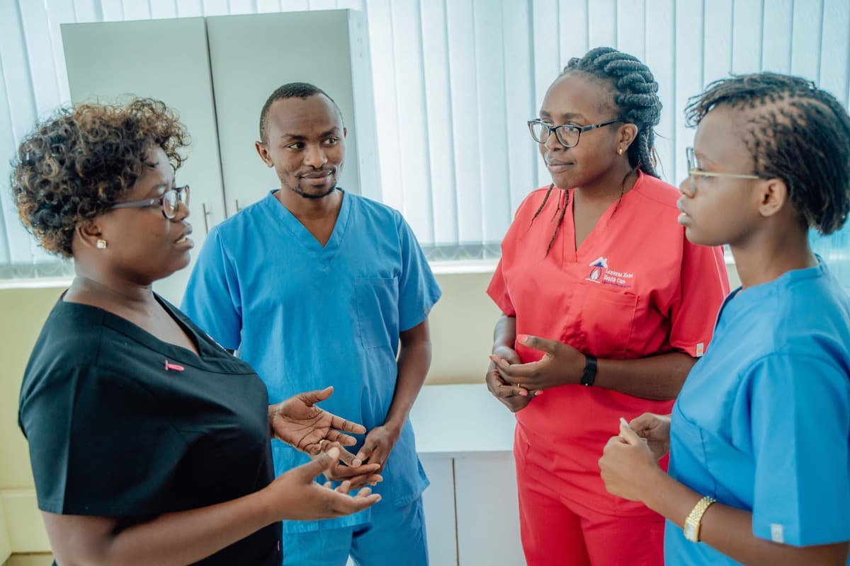 Lanterna nurse providing home care